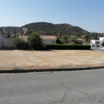 Excellent Corner Plot in Paramytha