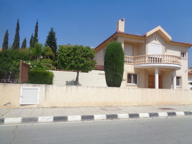 4 Bedroom House In Agios Tychonas
