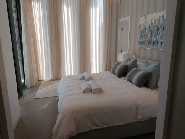 Seafront luxurious 3 Bedroom Apartment