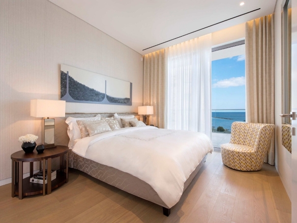 Seafront luxurious Bedroom Apartment