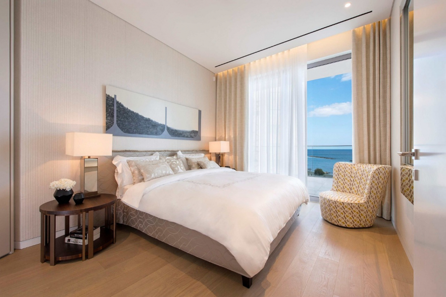 Seafront luxurious Bedroom Apartment