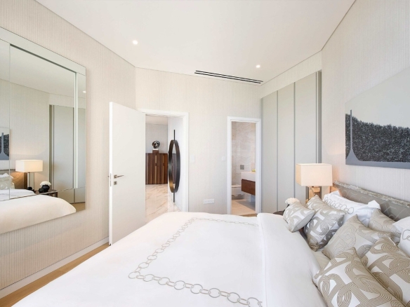 Seafront luxurious 4 Bedroom Apartment