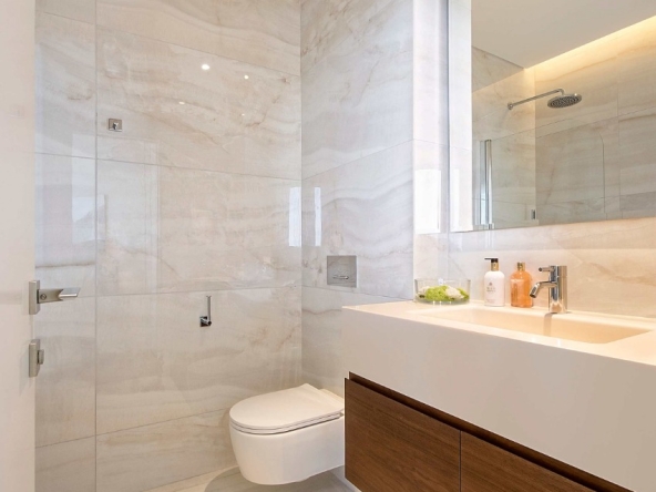 Seafront luxurious 3 Bedroom Apartment
